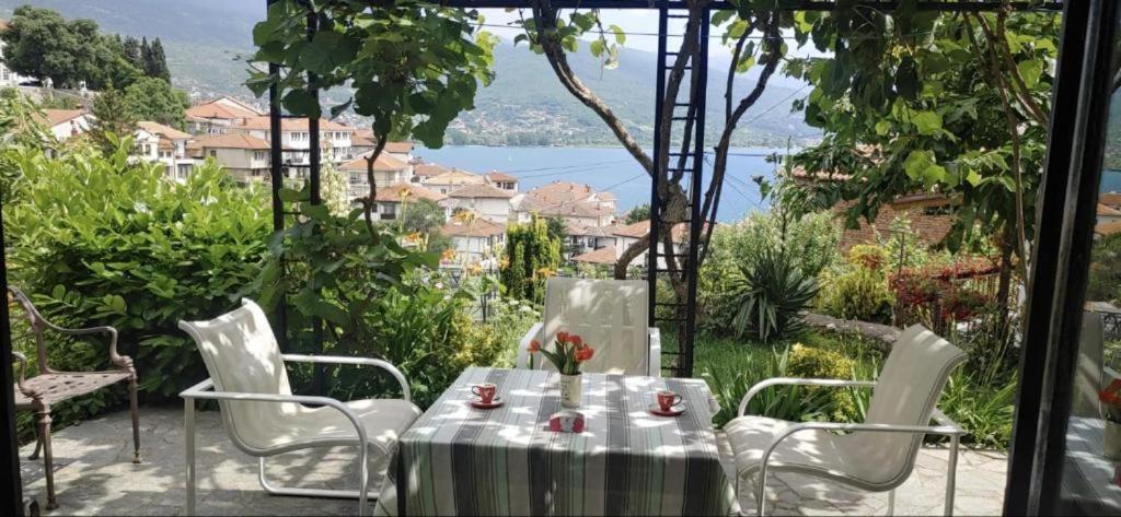 Tito'S Place Ohrid Buitenkant foto